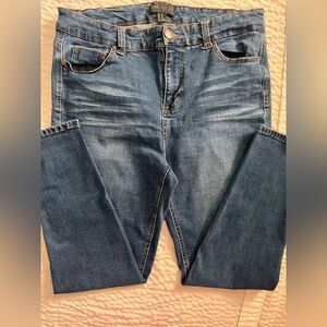Forever 21 Pre-owned Women’s Blue Skinny Jeans with Modern Stretch